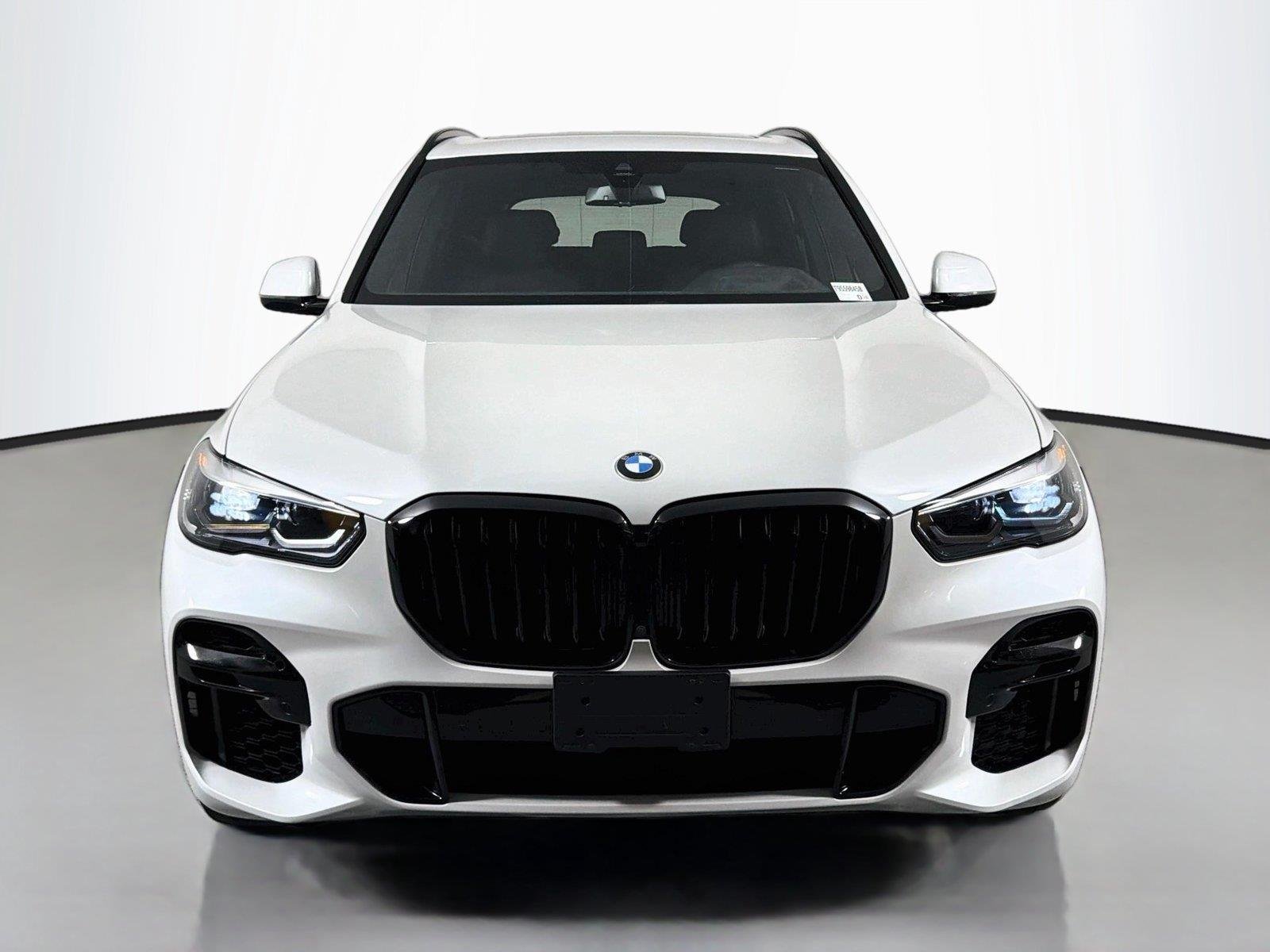Used 2023 Mineral White Metallic BMW sDrive40i image 2