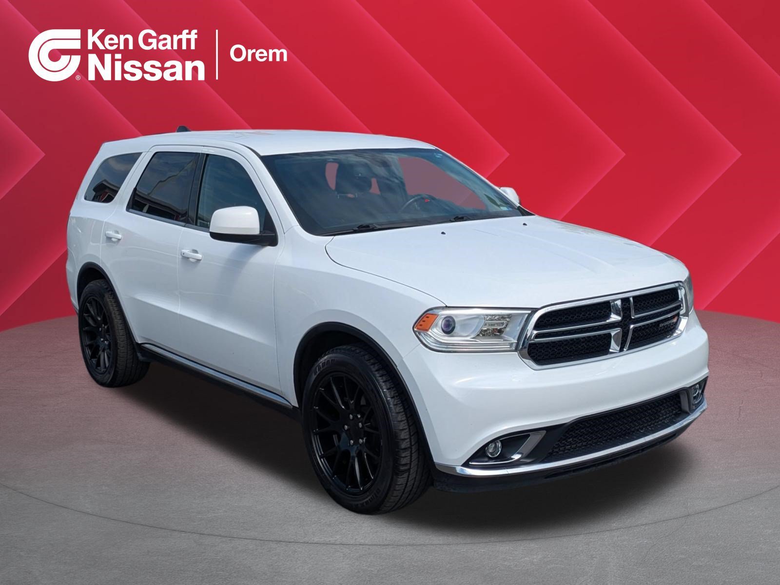 Used 2019 White Knuckle Clearcoat Dodge SXT image 1