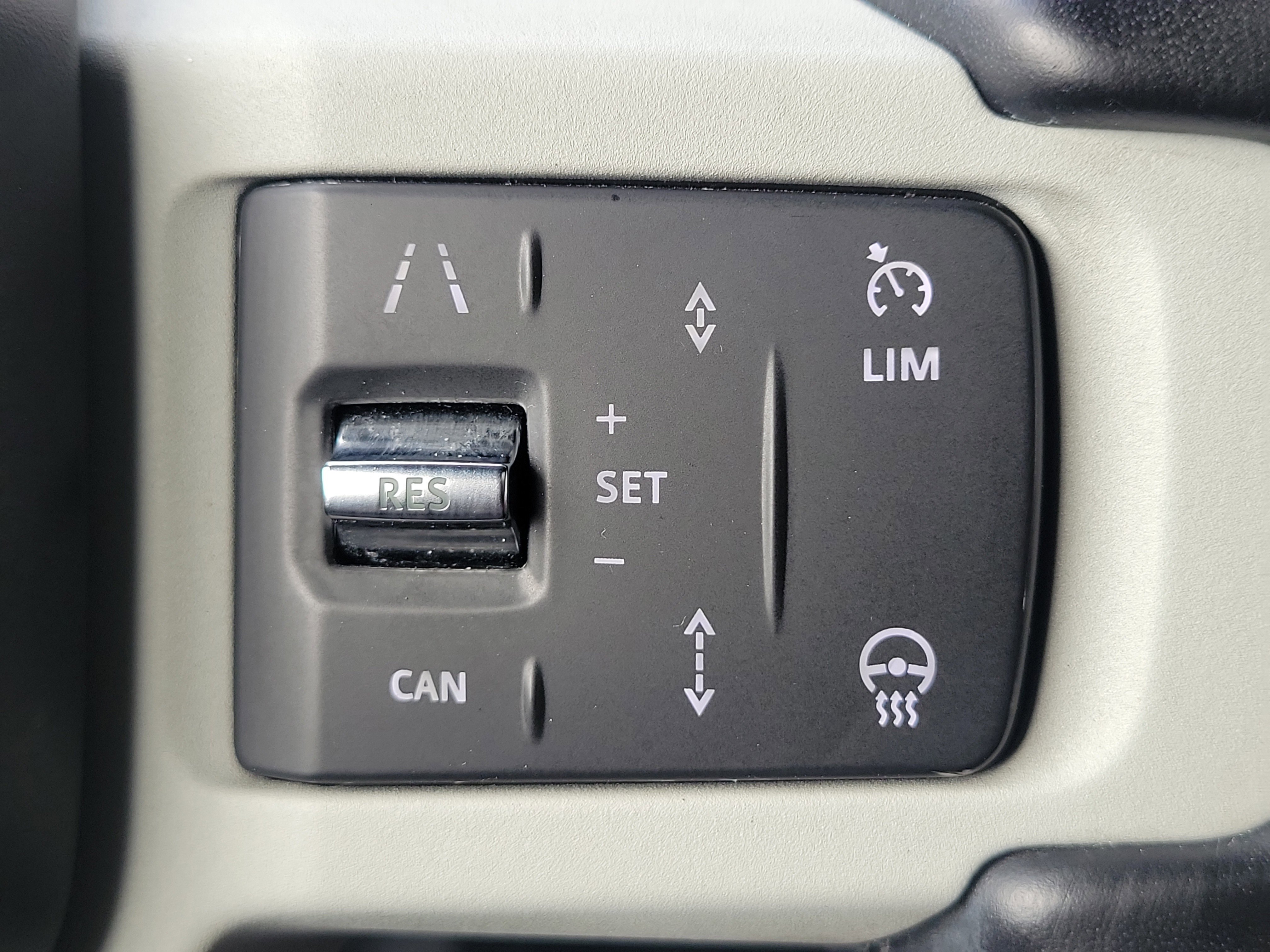 Used 2022 Black Land Rover XS Edition image 24