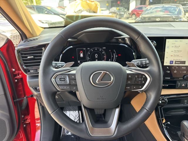 2025 Lexus NX 250 - Photo 14