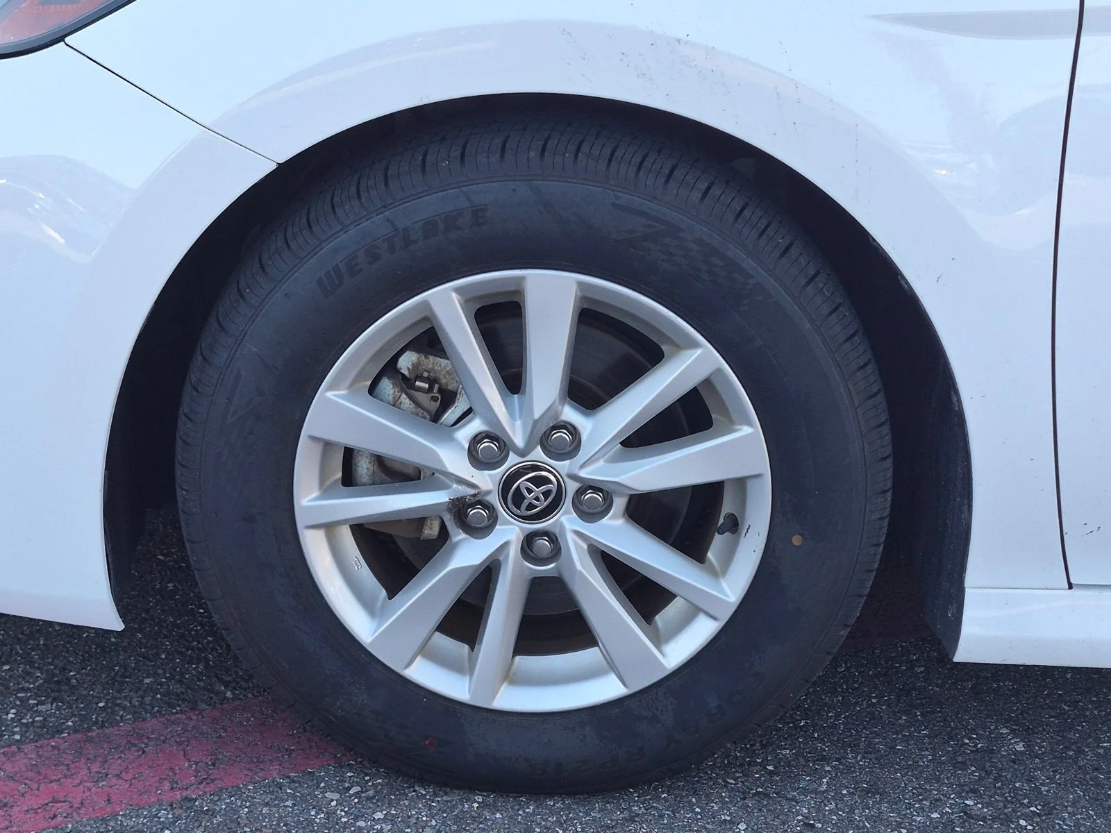 Used 2025 Ice Cap Toyota LE image 16