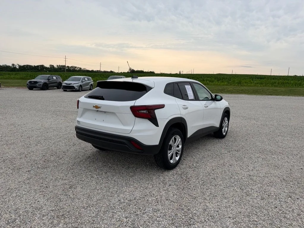 Used 2026 White Chevrolet LS image 3