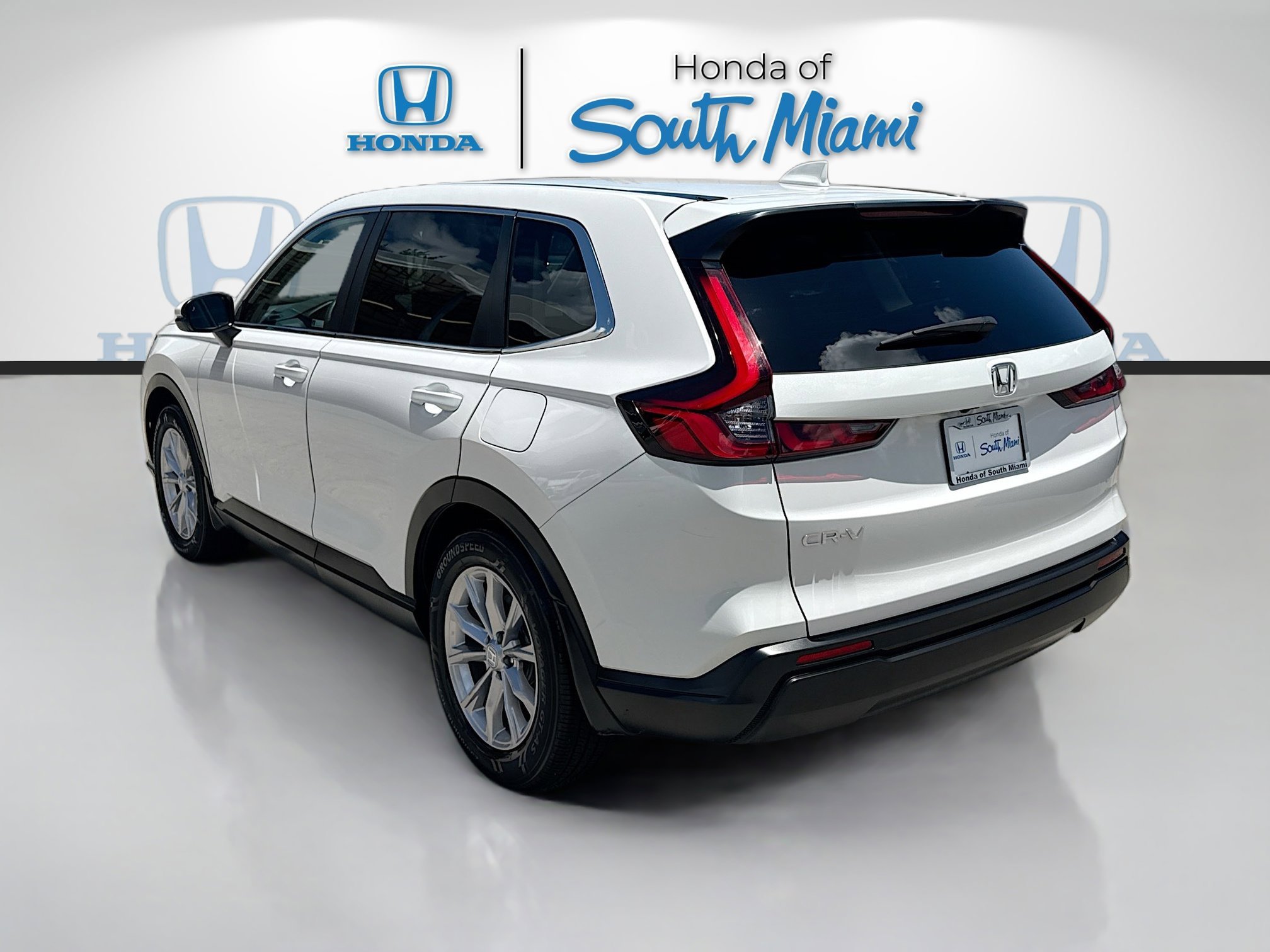 Certified Used 2024 Platinum White Pearl Honda 1.5T 2WD EX image 5