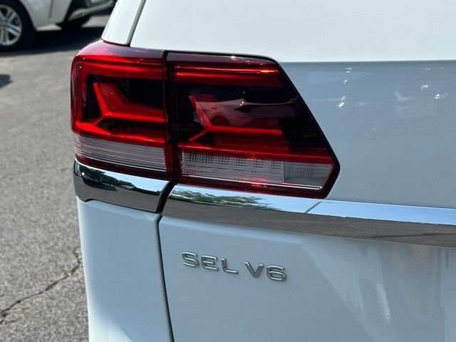 Used 2021 White Volkswagen SEL Premium image 12