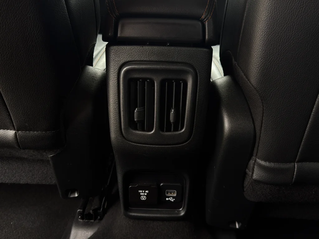 Used 2021 Diamond Black Crystal Pearlcoat Jeep Limited image 21