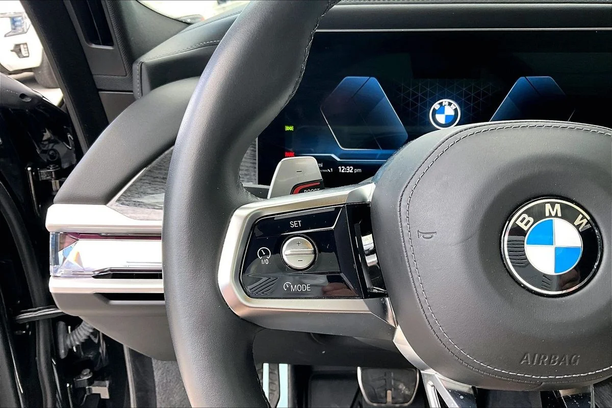 Used 2024  BMW xDrive image 11