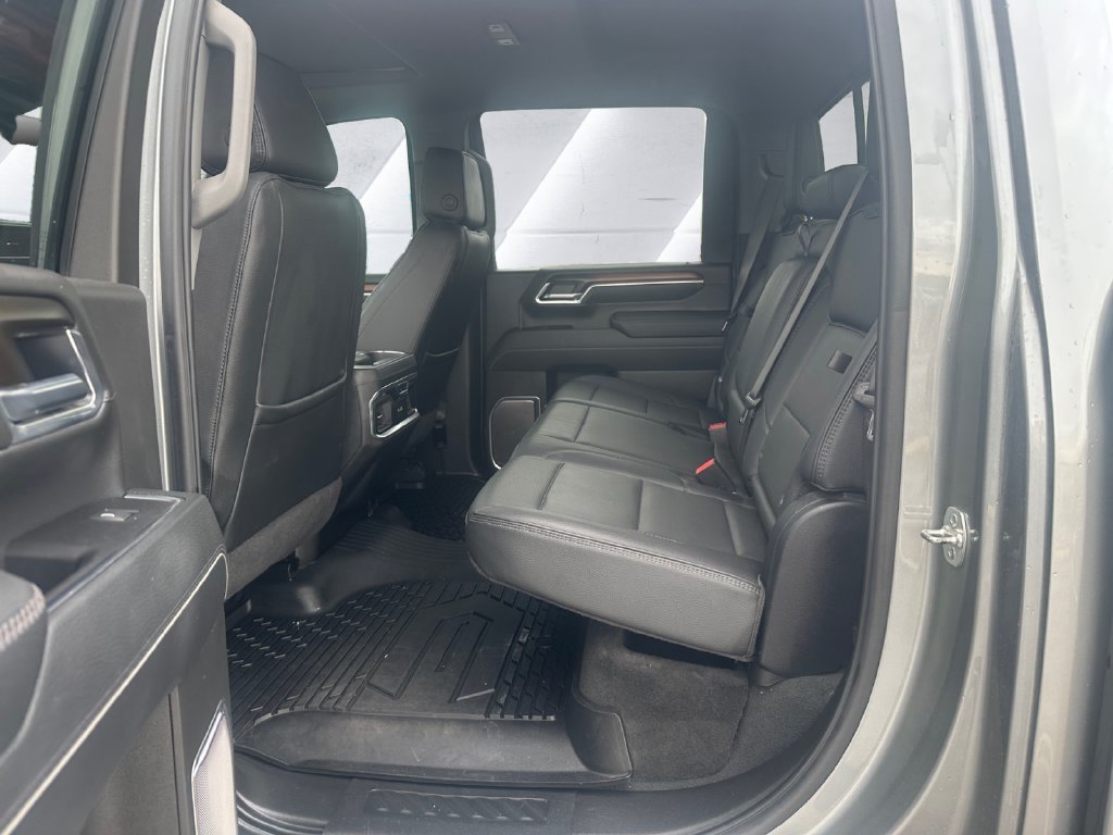 Used 2025 Silver GMC Denali image 8