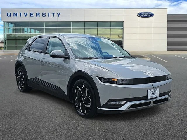 Used 2023 Gray Hyundai SEL image 1