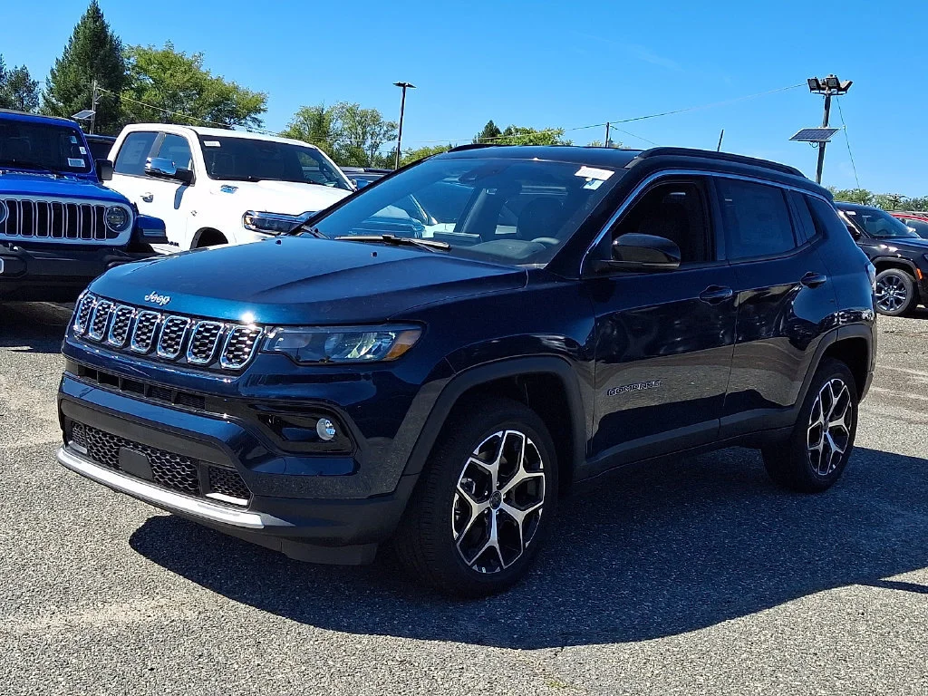 New 2026 Fathom Blue Pearl-Coat Exterior Paint Jeep Limited image 4