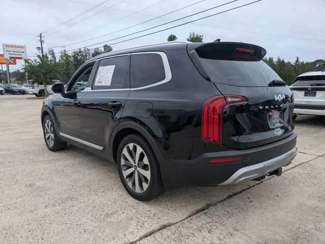 Used 2022 Black Kia EX image 6