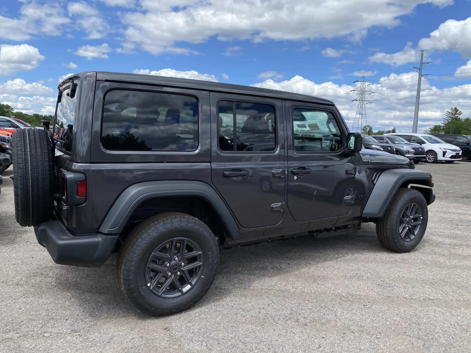 New 2026 Granite Crystal Metallic Clear-Coat Exterior Paint Jeep Sport S image 3