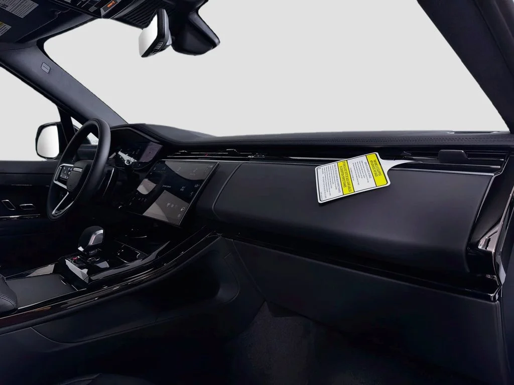 New 2026 Fuji White Land Rover SE image 31