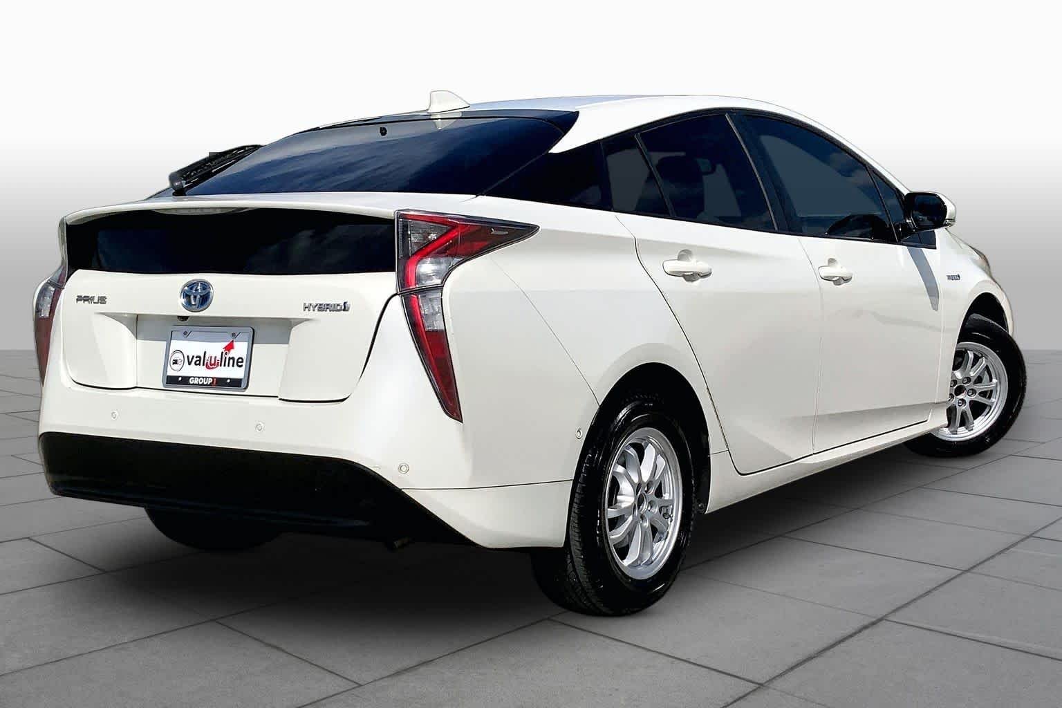 Used 2017 Blizzard Pearl Toyota Four image 13