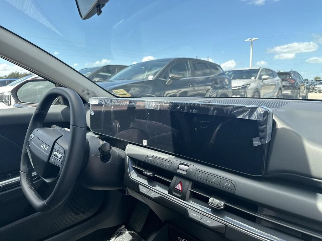 New 2026 Currant Red Kia EX image 15