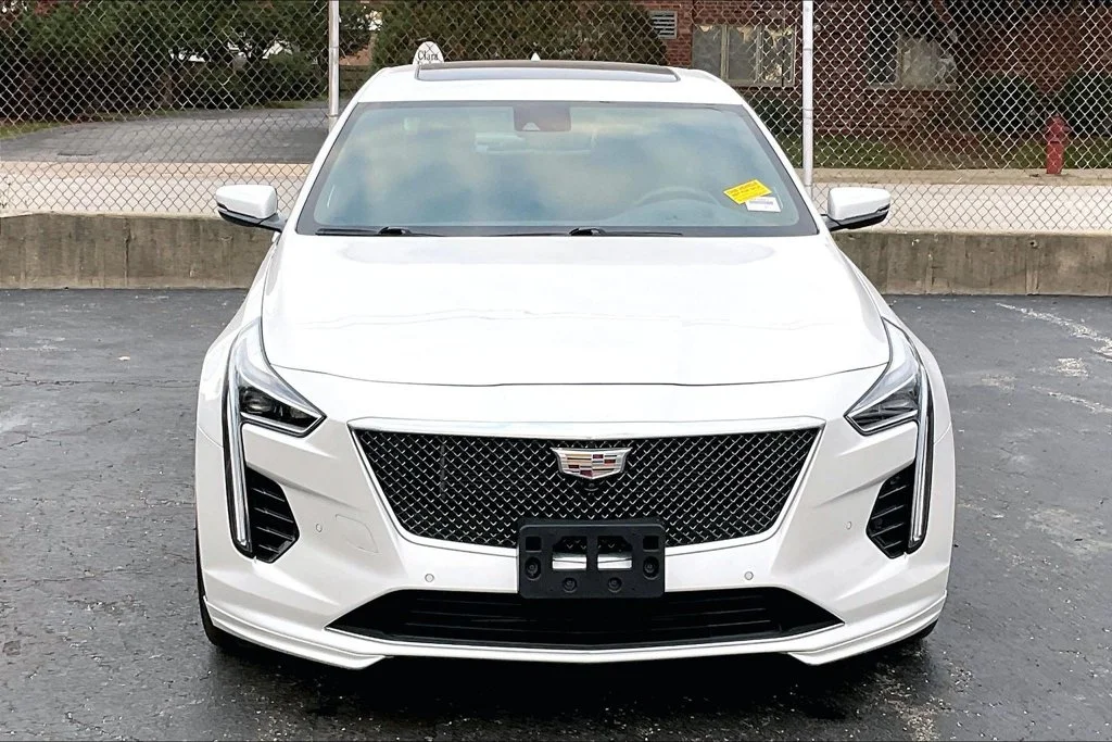 Used 2020 Crystal White Tri-Coat Cadillac Blackwing Twin image 2