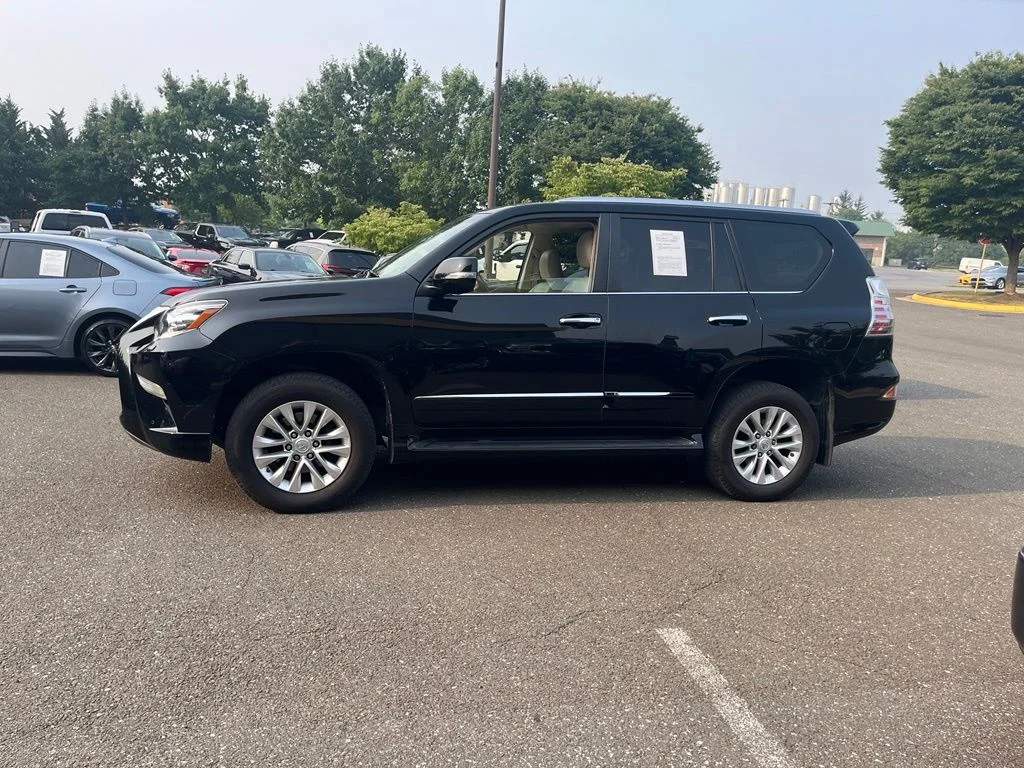 Used 2017 Black Lexus 460 image 4