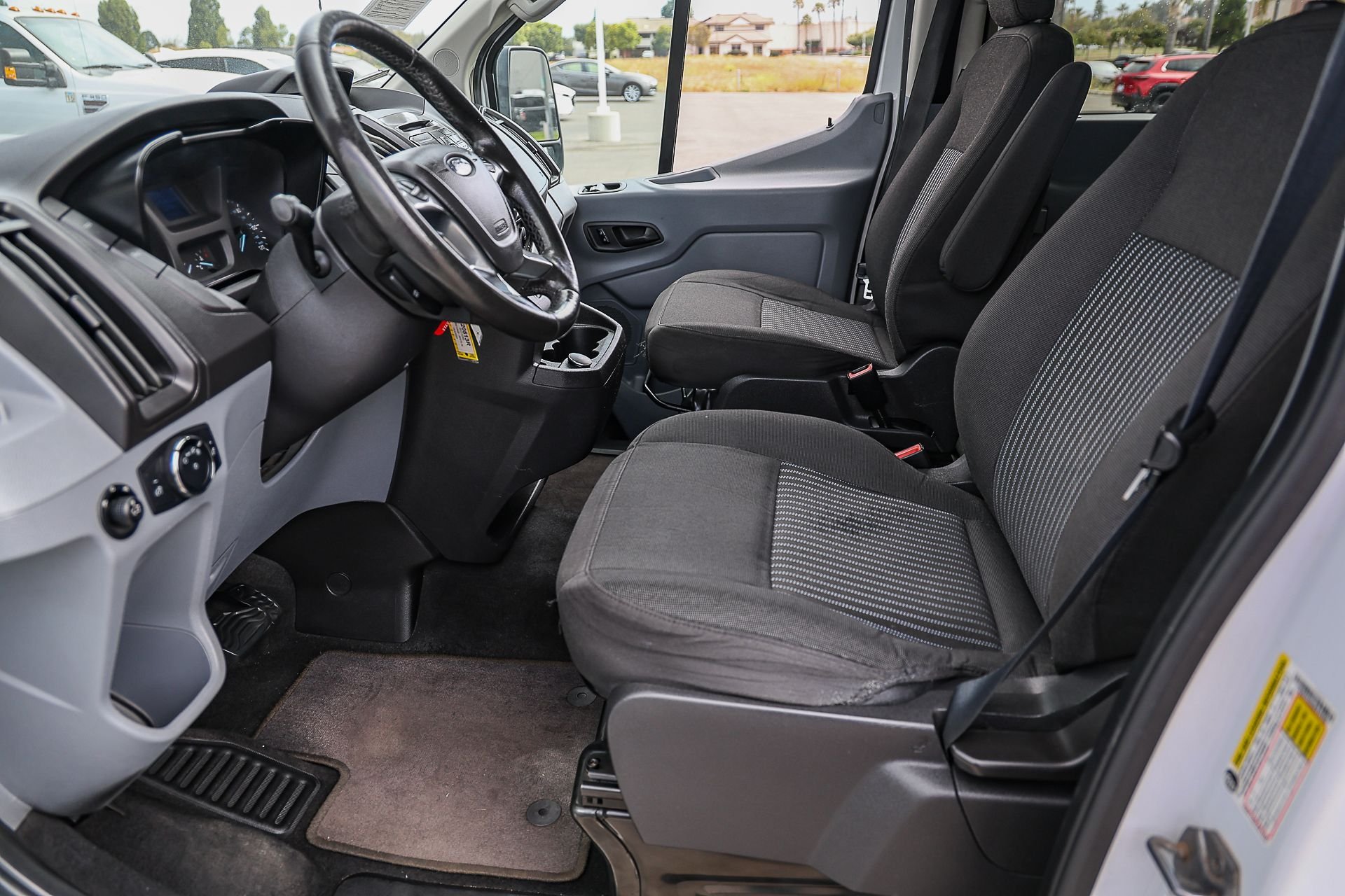 Used 2017 White Ford XLT image 9