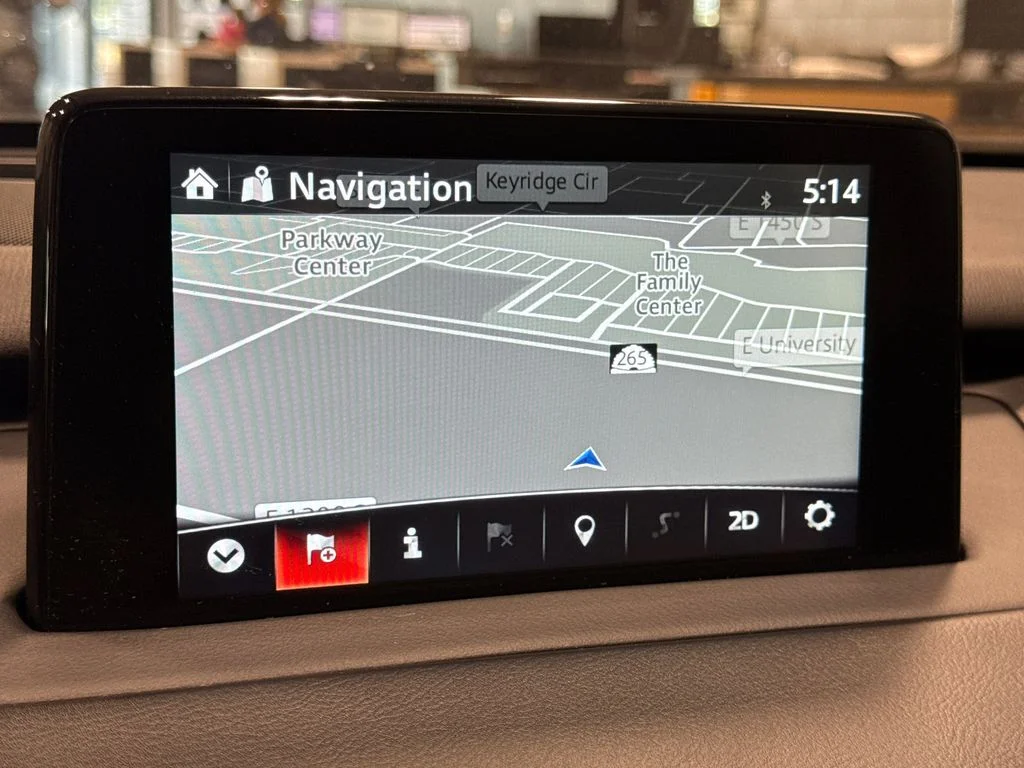 Used 2018 White Mazda Touring image 24