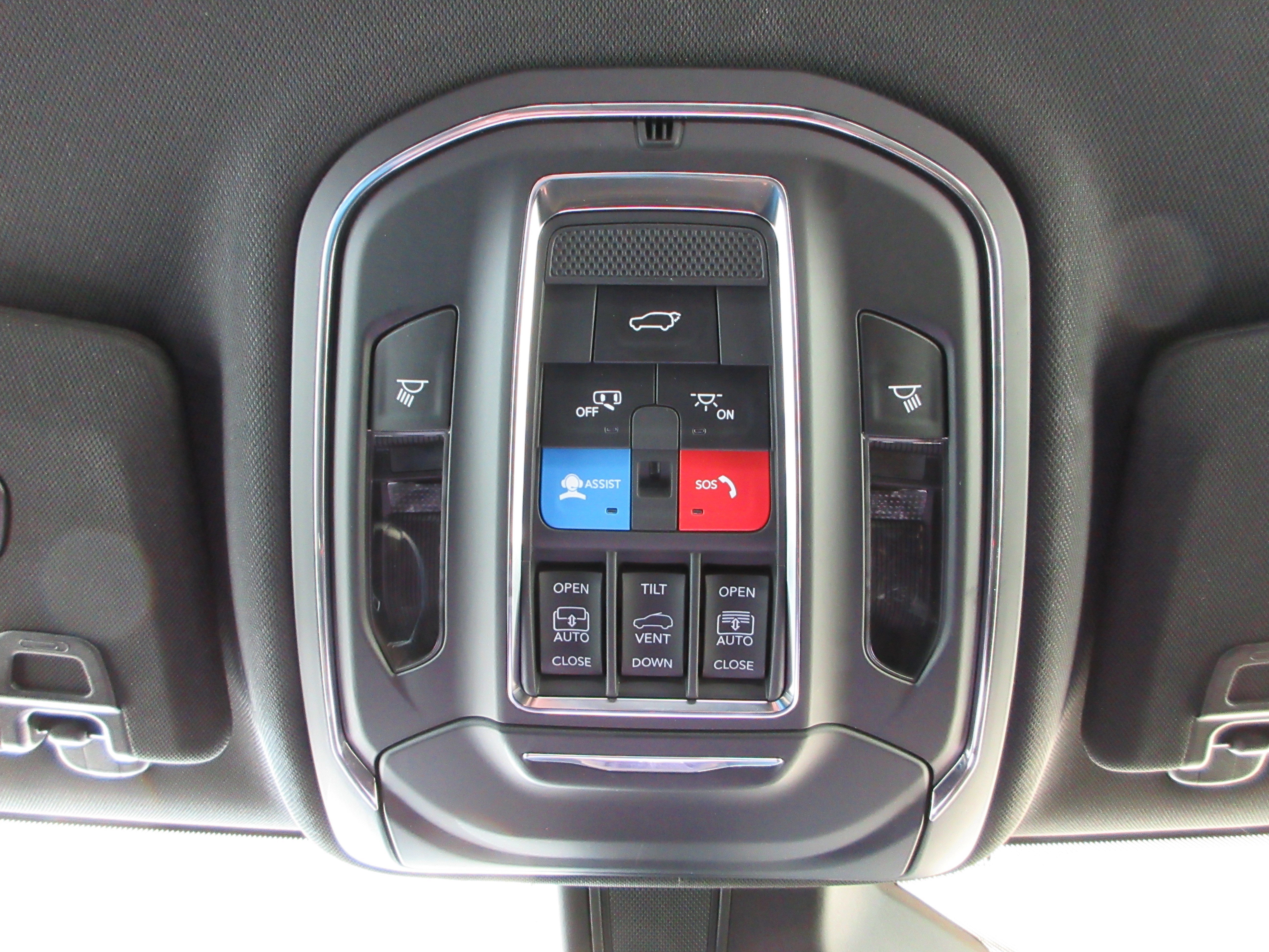 Used 2024 Velvet Red Pearlcoat Jeep Limited image 18