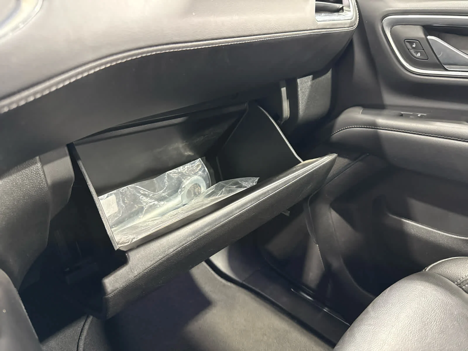 Used 2024 Summit White Chevrolet LT image 21