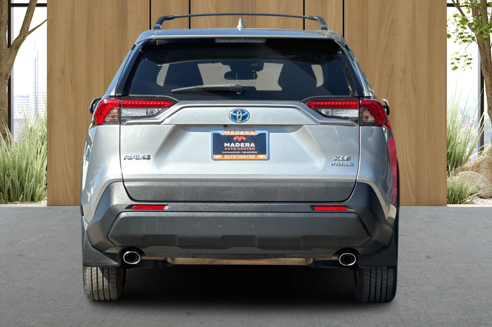 Used 2019 Silver Toyota XLE image 5