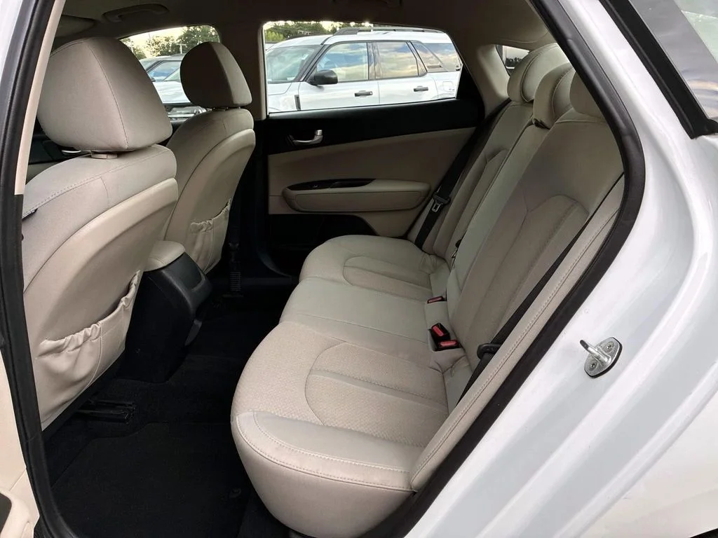 Used 2017 Snow White Pearl Kia LX image 13