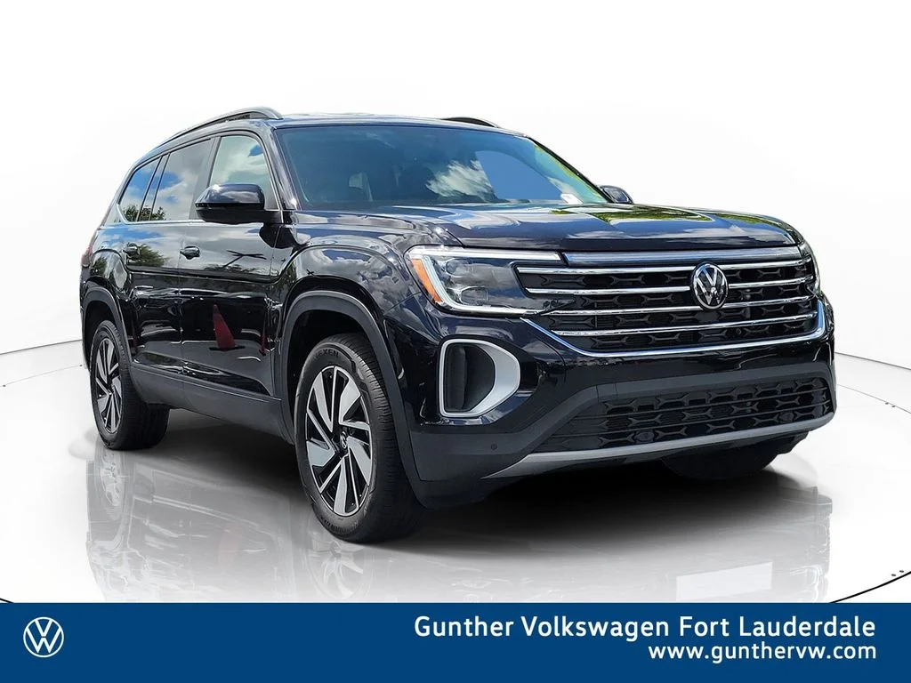 Used 2026  Volkswagen SE w/Technology image 1