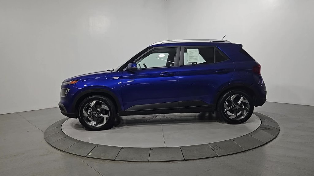 Certified Used 2025 Blue Hyundai SEL image 2