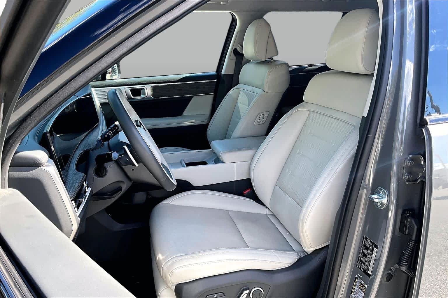 Used 2025 Hampton Gray Hyundai Calligraphy image 8
