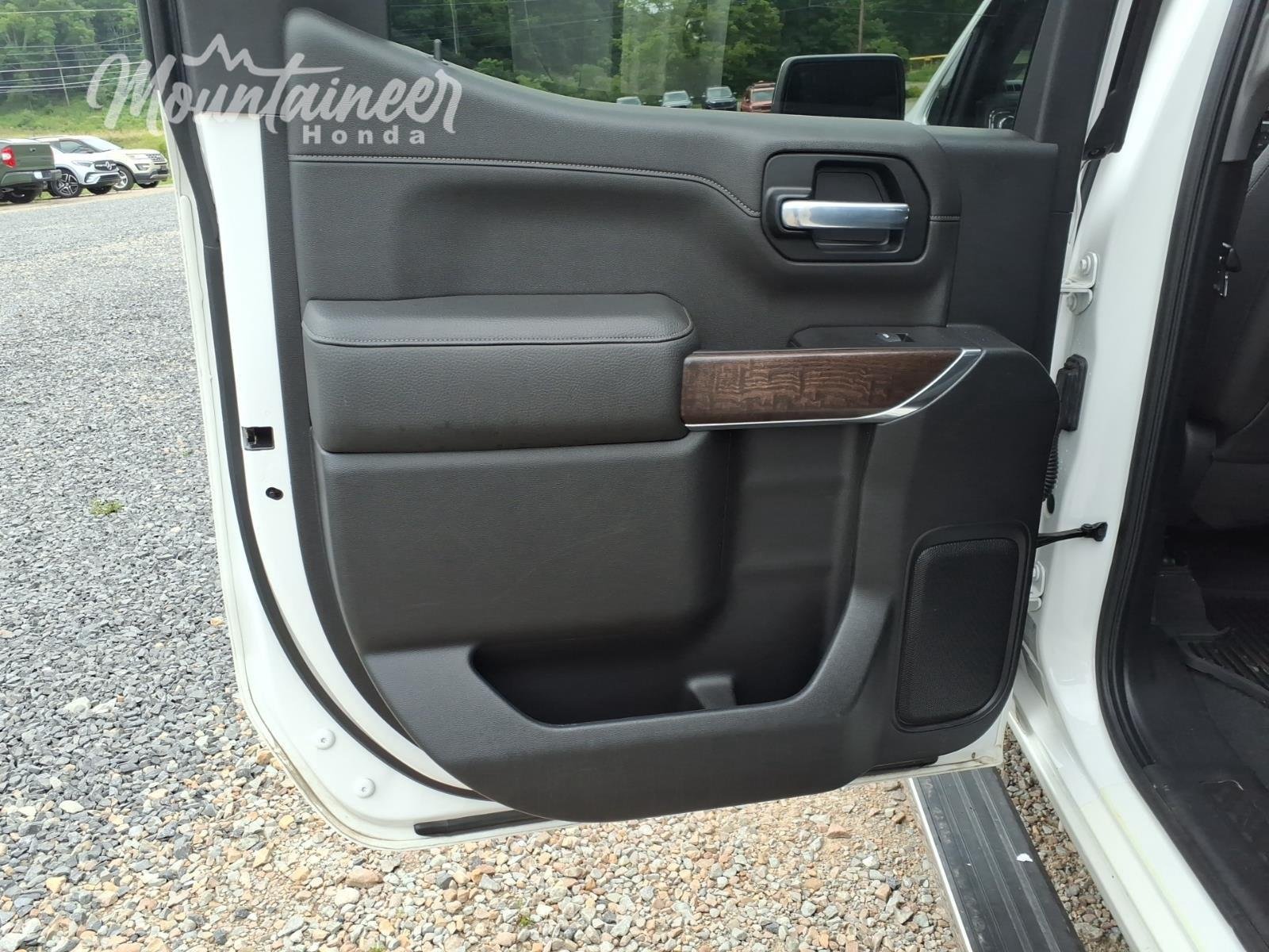 Used 2020 White Frost Tricoat GMC Denali image 14