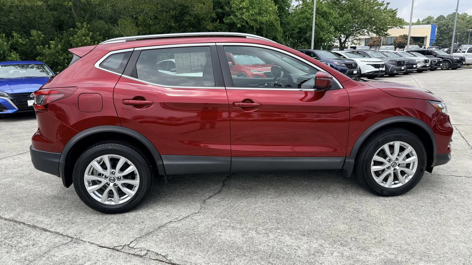 Used 2021 Scarlet Ember Tintcoat Nissan SV image 6