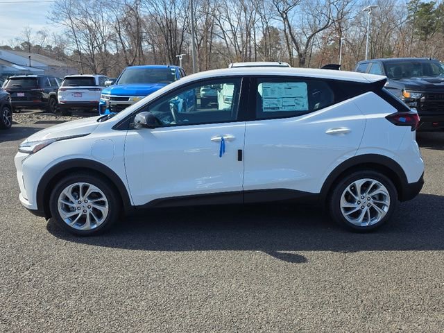 New 2027 Summit White Chevrolet LT image 9