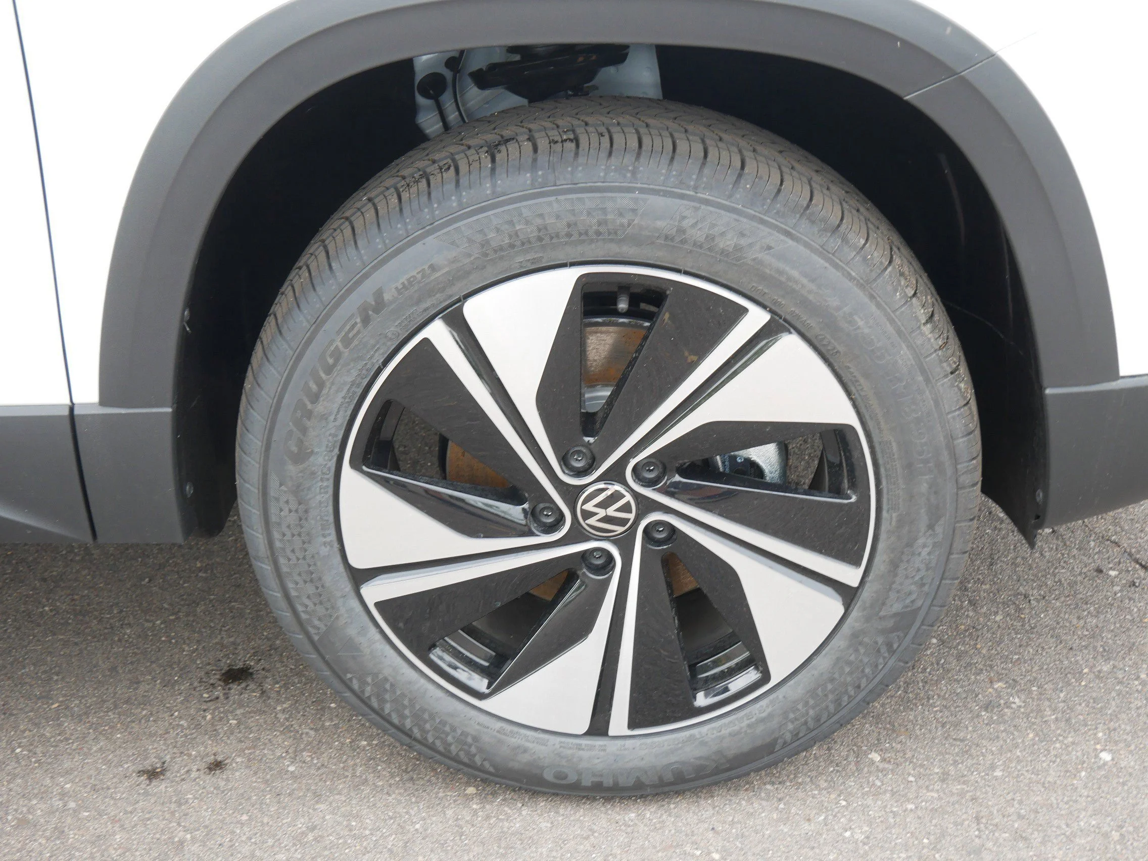New 2026 Pure White Volkswagen SE image 5