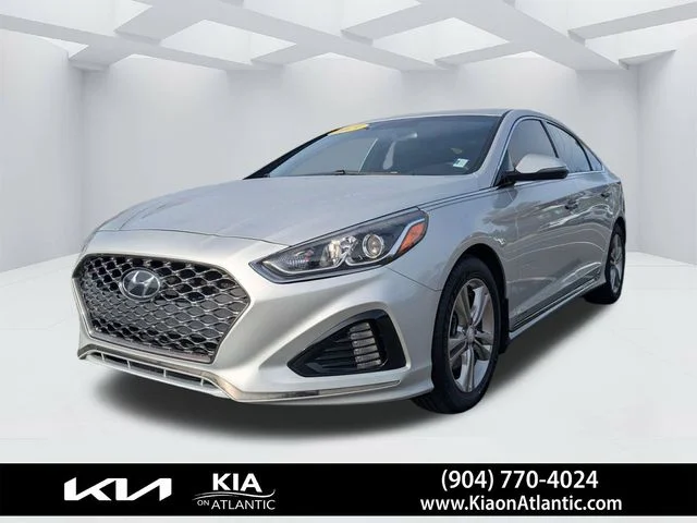 Used 2019 Silver Hyundai Sport image 7
