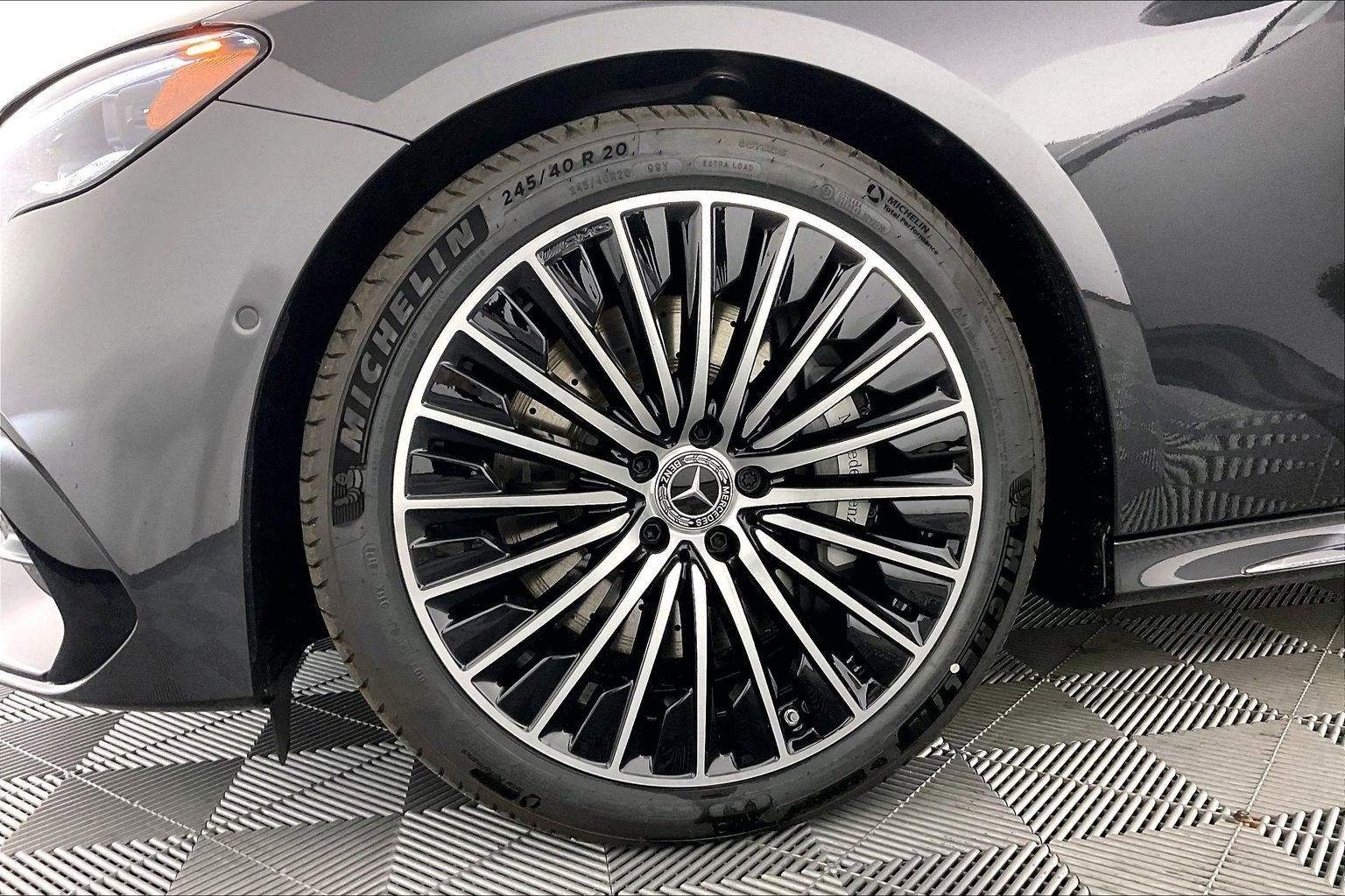 New 2026 Graphite Grey Metallic Mercedes-Benz E 450 image 24