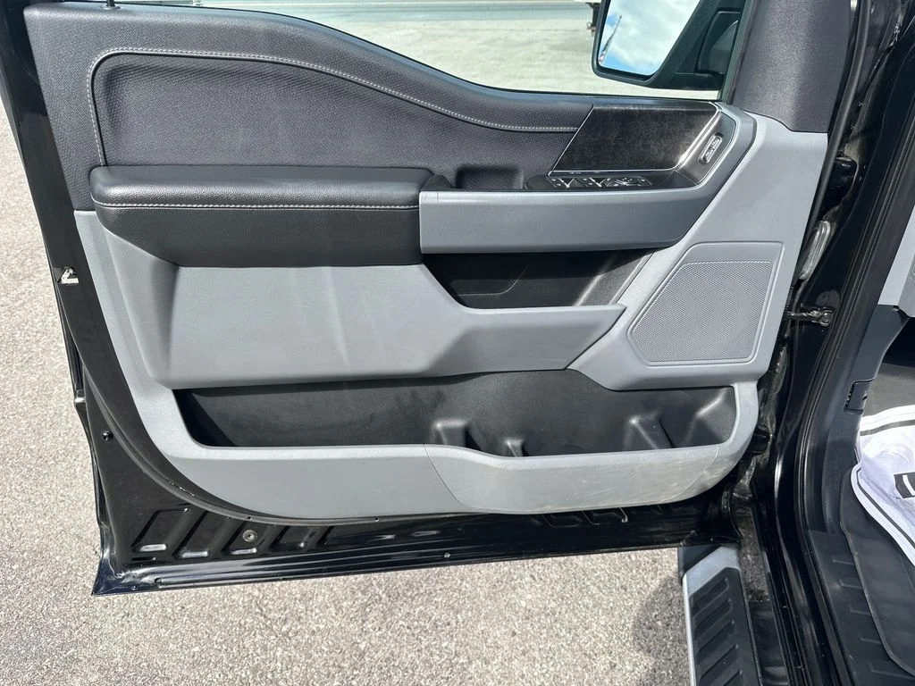 Used 2023 Black Ford XLT image 10