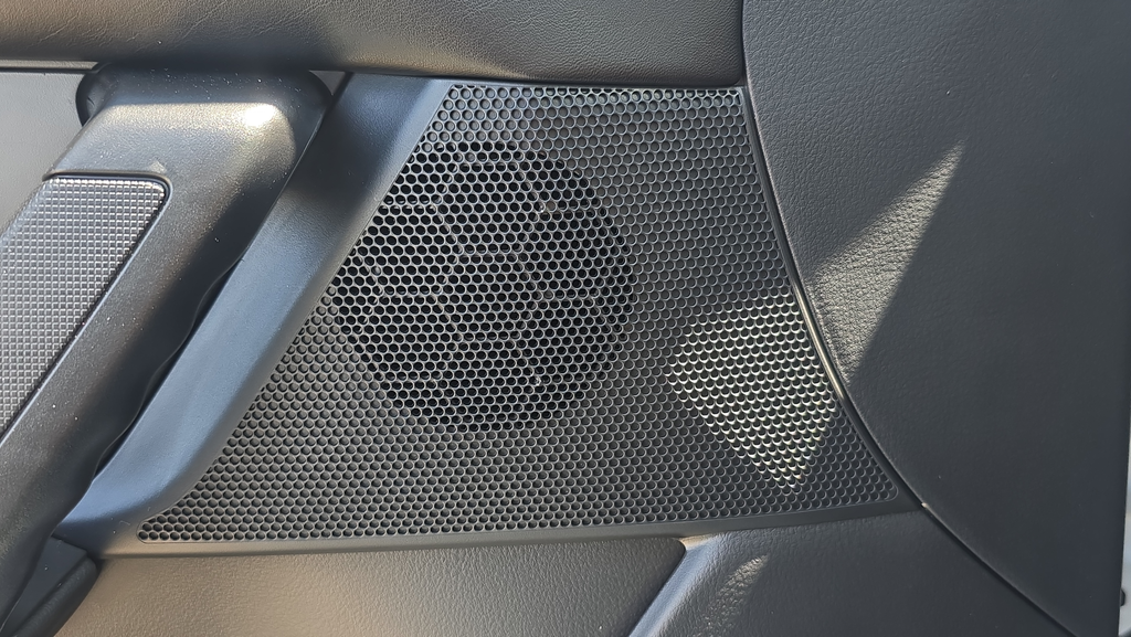 New 2026 Wind Chill Pearl Mazda Premium image 25