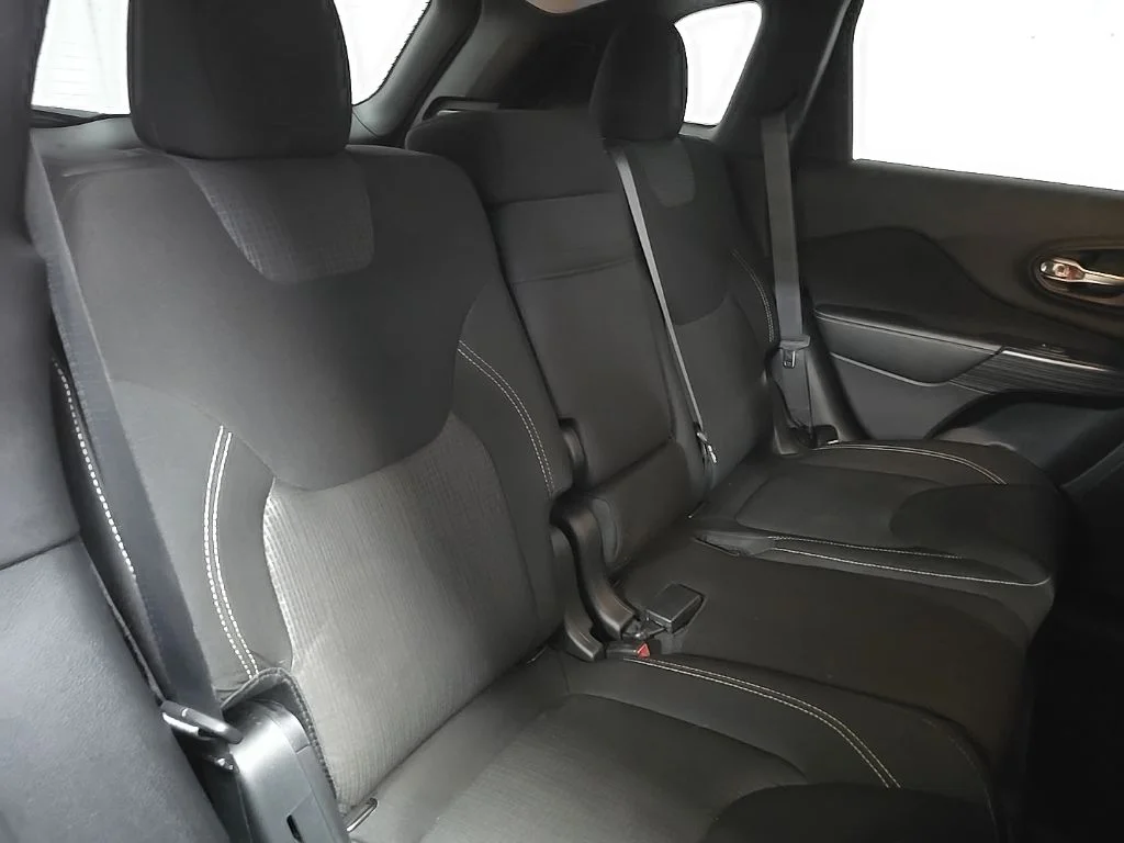 Used 2016 Beige Jeep Latitude image 16