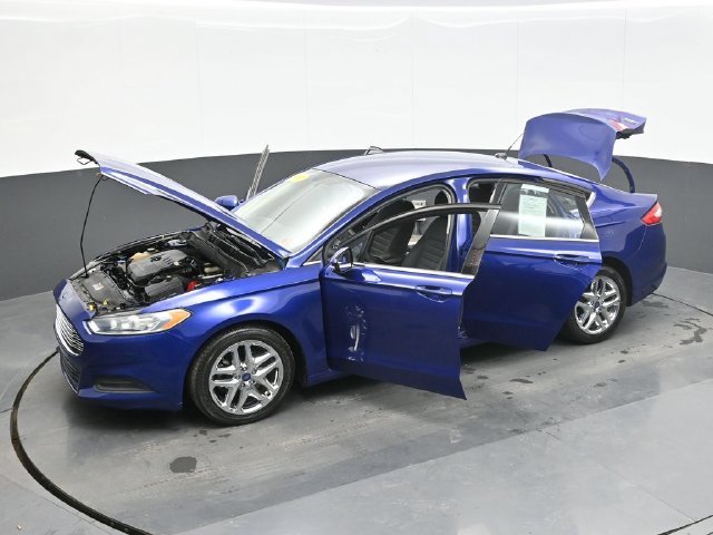 Used 2016 Blue Ford SE image 28