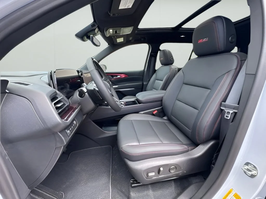 New 2026 Polar White Tricoat Chevrolet Z71 image 8