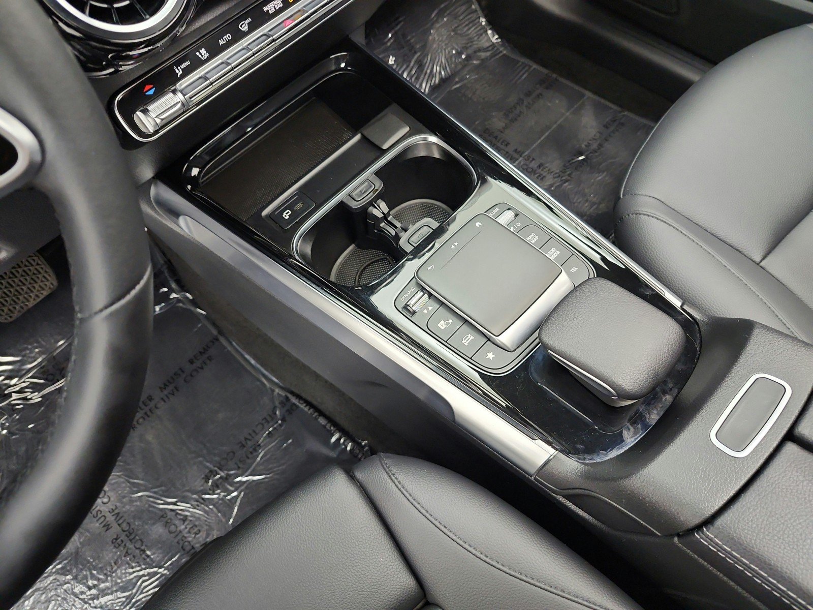 Used 2022 Digital White Metallic Mercedes-Benz GLB 250 SUV image 11