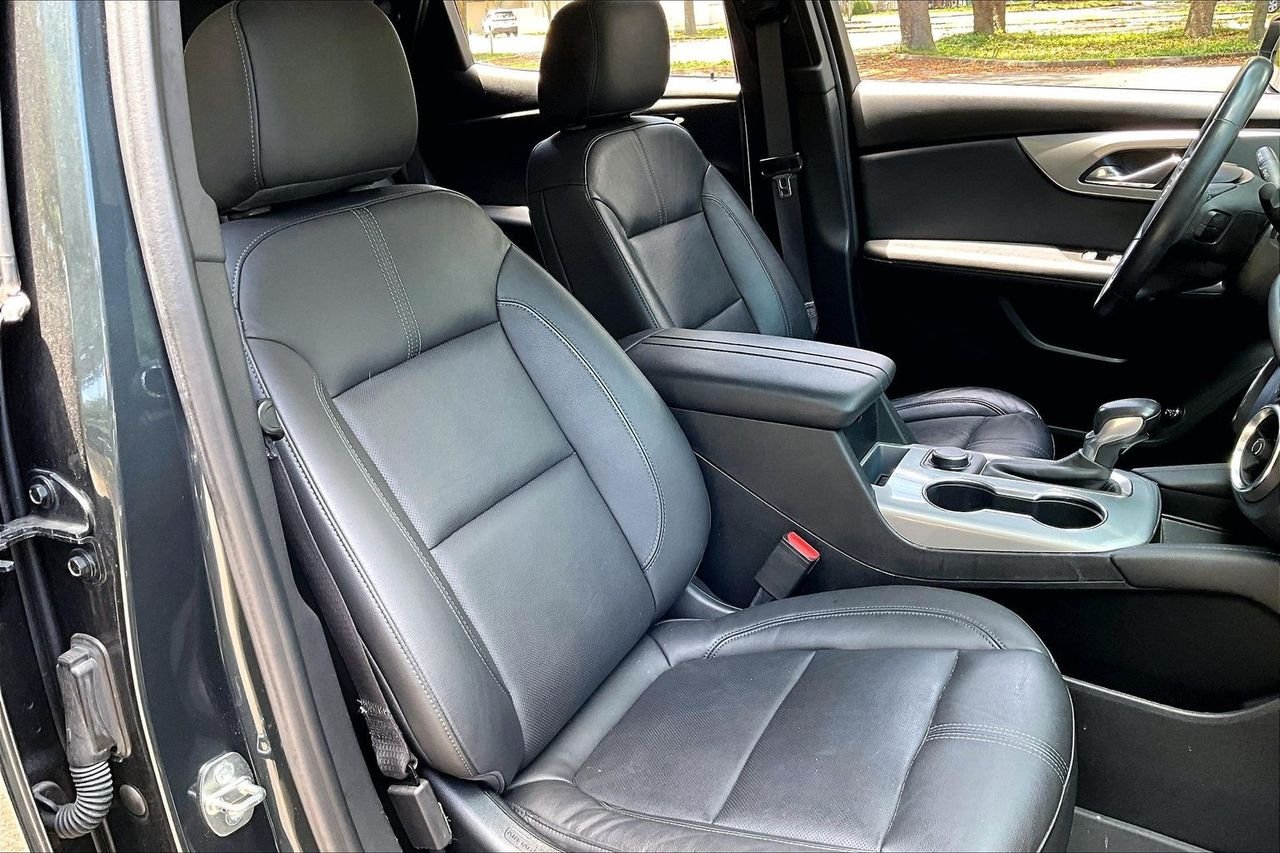 Used 2020 Gray Chevrolet LT image 29