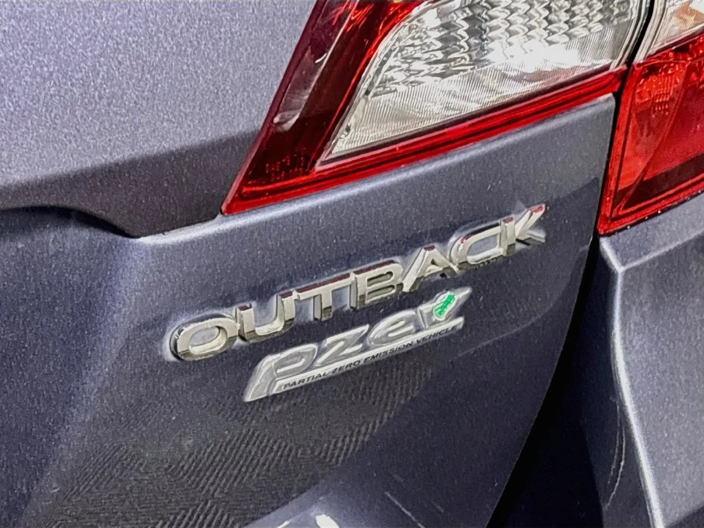 Used 2017 Gray Subaru 2.5i Premium image 23