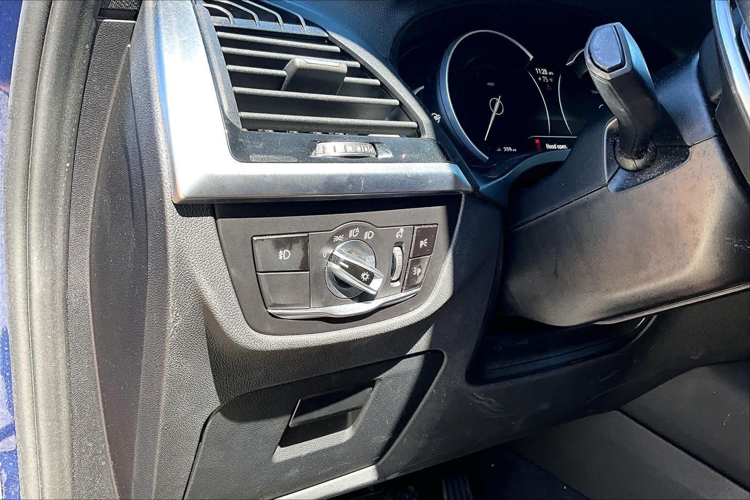 Used 2018 Phytonic Blue Metallic BMW xDrive30i image 37