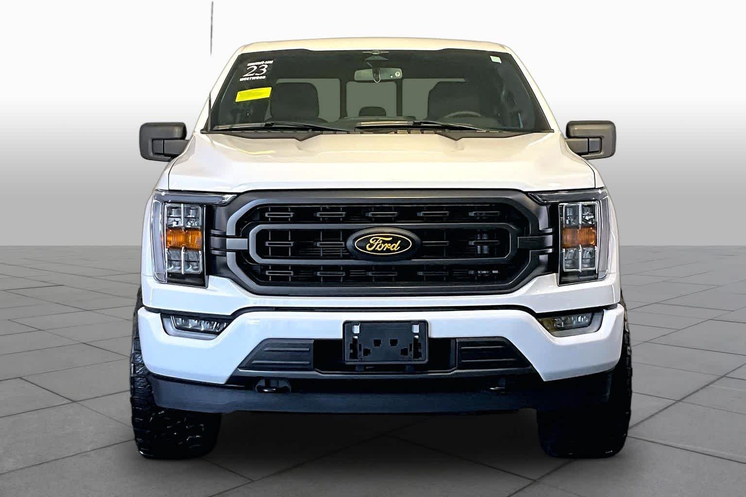 Used 2023 Oxford White Ford XLT image 4