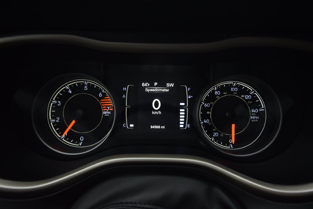 Used 2017 White Jeep Latitude image 15