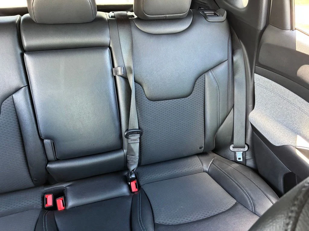 Used 2024 White Jeep Latitude image 15