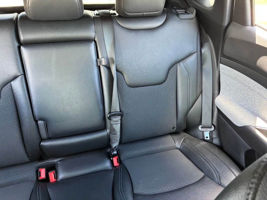Used 2024 White Jeep Latitude image 15