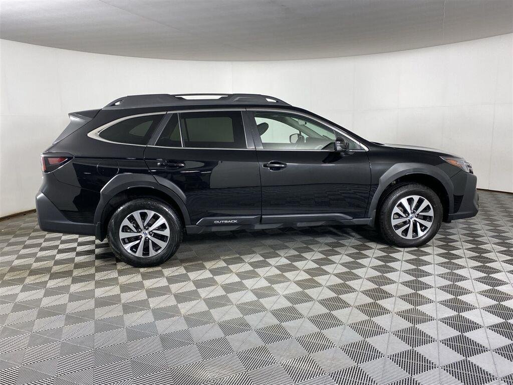 Used 2025 Crystal Black Silica Subaru Premium image 11