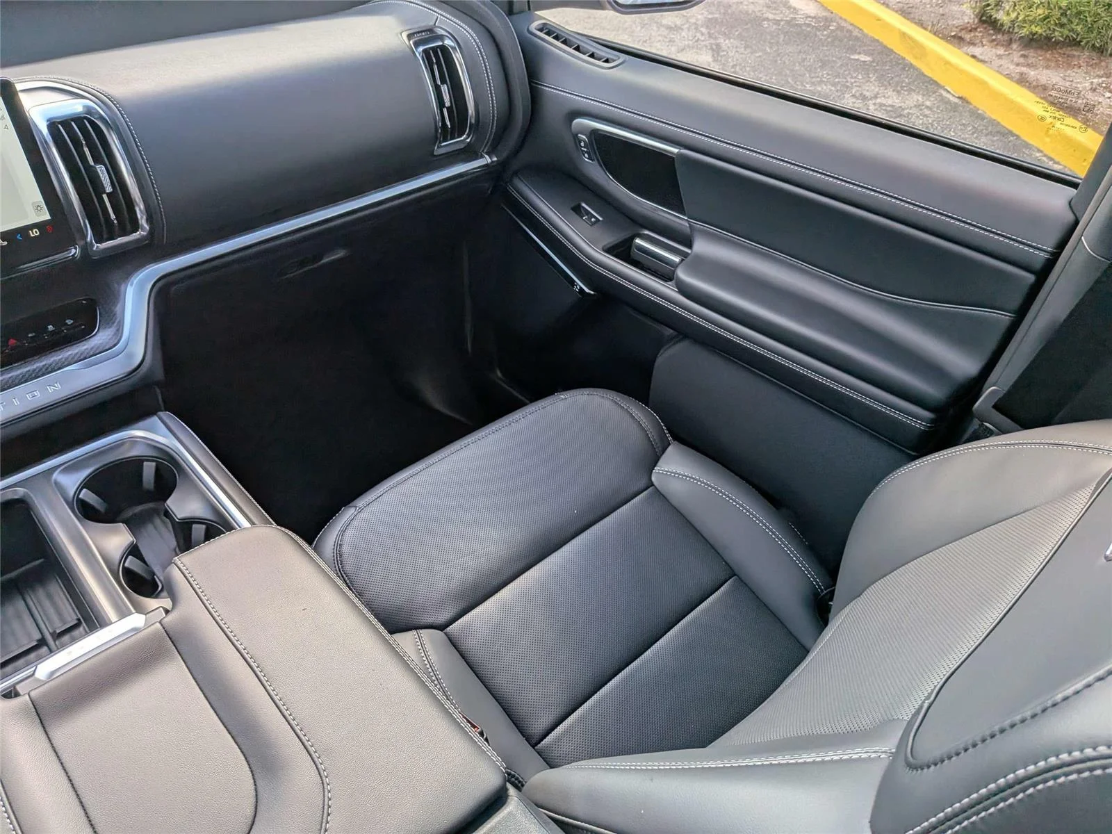 New 2026 Glacier Gray Metallic Tri-Coat Ford MAX Platinum® image 18